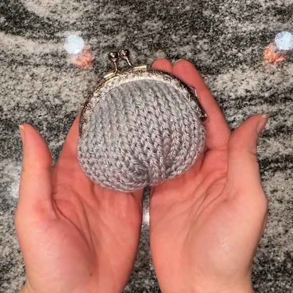 Knitted Coin Purse- Sliver - Picture 10 of 13